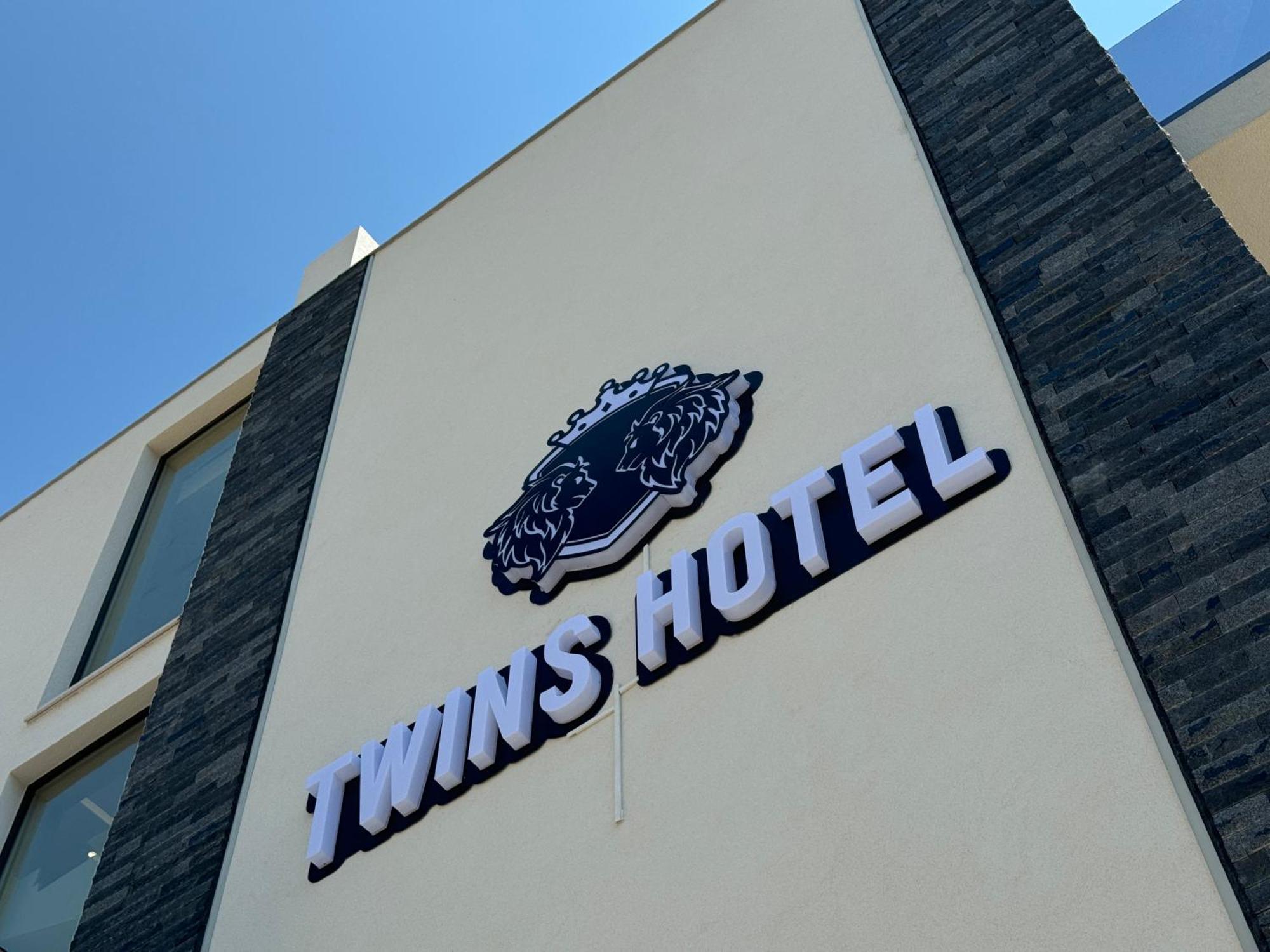 Twins Hotel Vlorë Exteriér fotografie