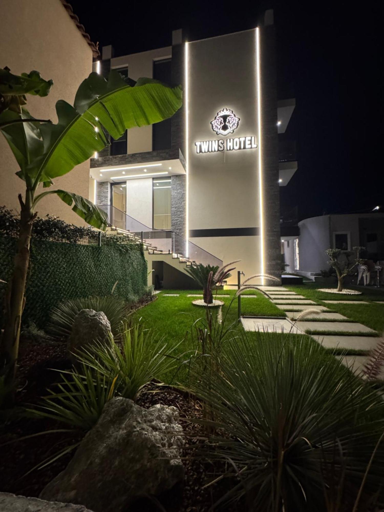 Twins Hotel Vlorë Exteriér fotografie